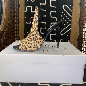 Steve Madden Calf Hair Leopard Print Mules